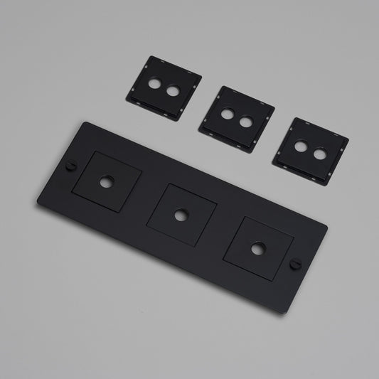 3G WALL PLATE / HORIZONTAL / WITH INFILLS / BLACK