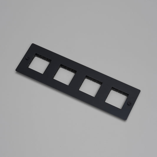 4G WALL PLATE / HORIZONTAL / NO INFILLS / BLACK