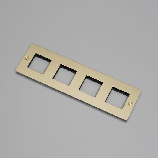 4G WALL PLATE / HORIZONTAL / NO INFILLS / BRASS