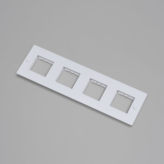 4G WALL PLATE / HORIZONTAL / NO INFILLS / WHITE