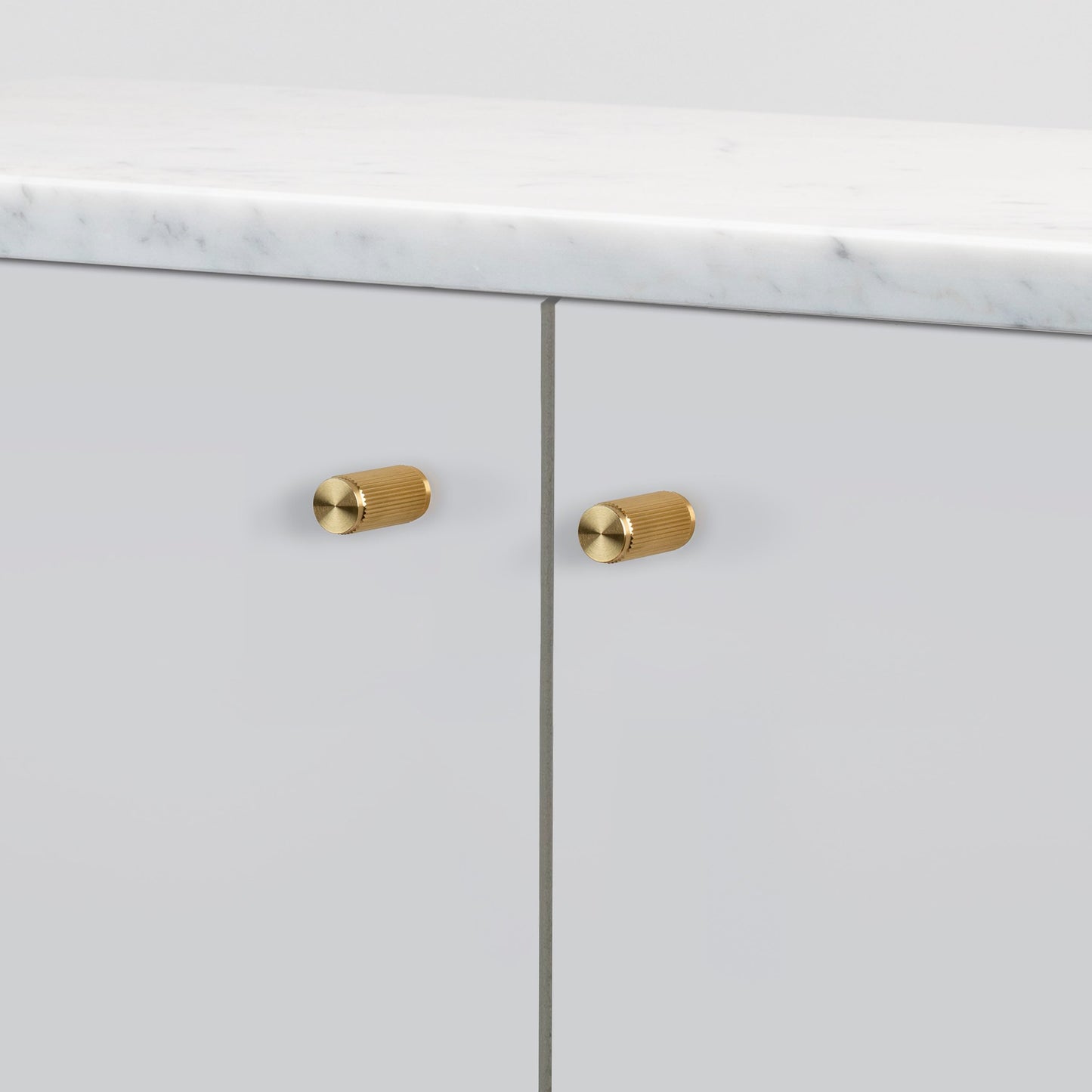 FURNITURE KNOB / LINEAR / BRASS