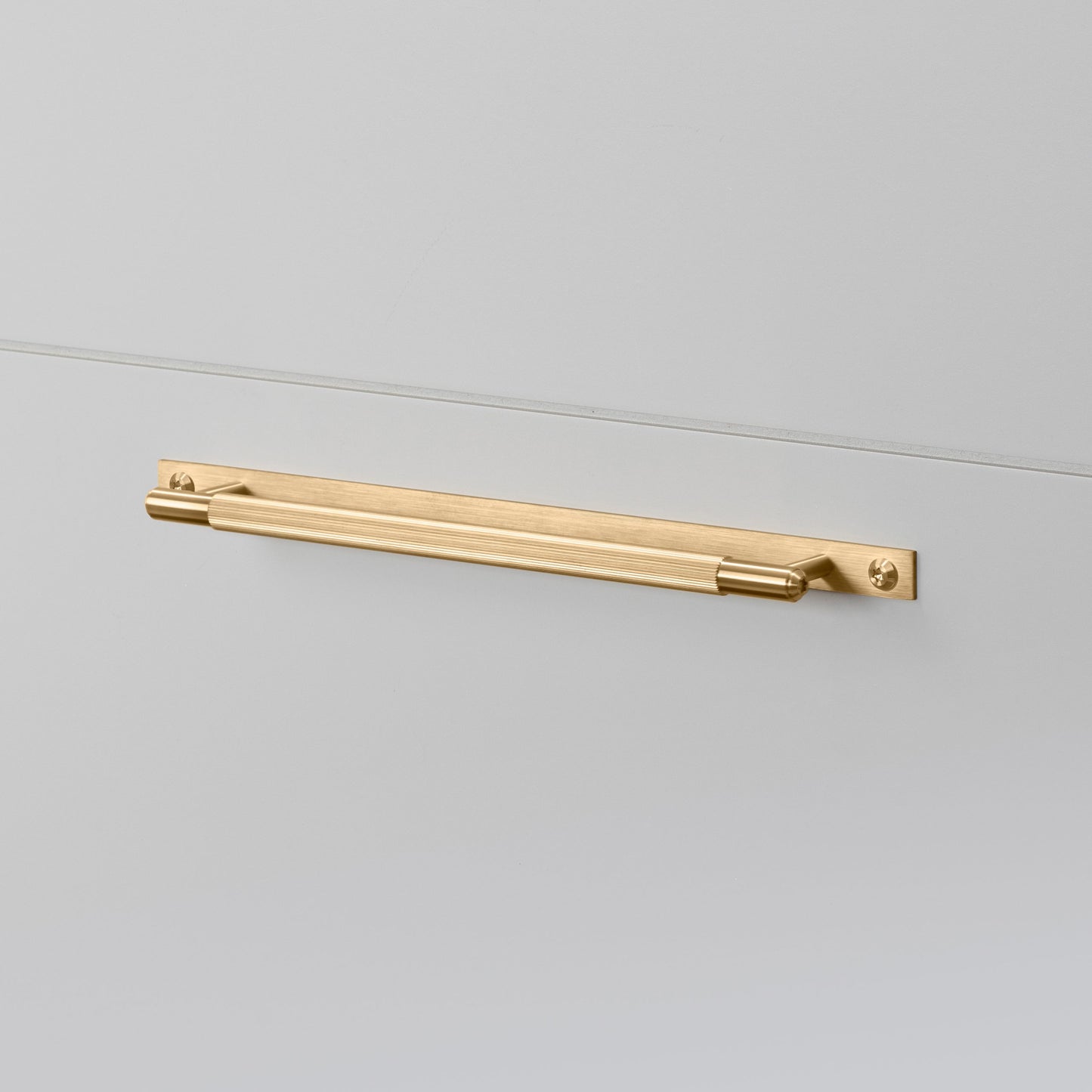 PULL BAR / PLATE / MEDIUM / LINEAR / BRASS