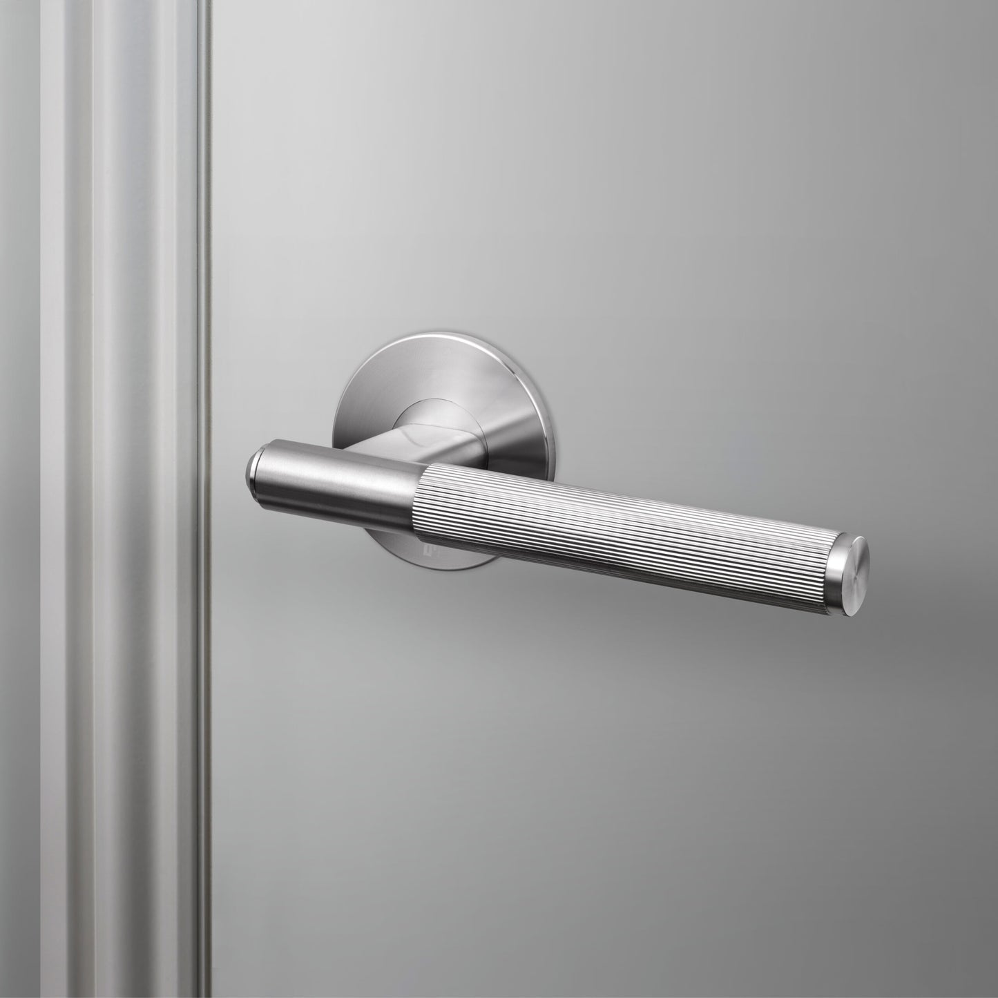 FIXED DOOR HANDLE / SINGLE-SIDED / LINEAR / STEEL