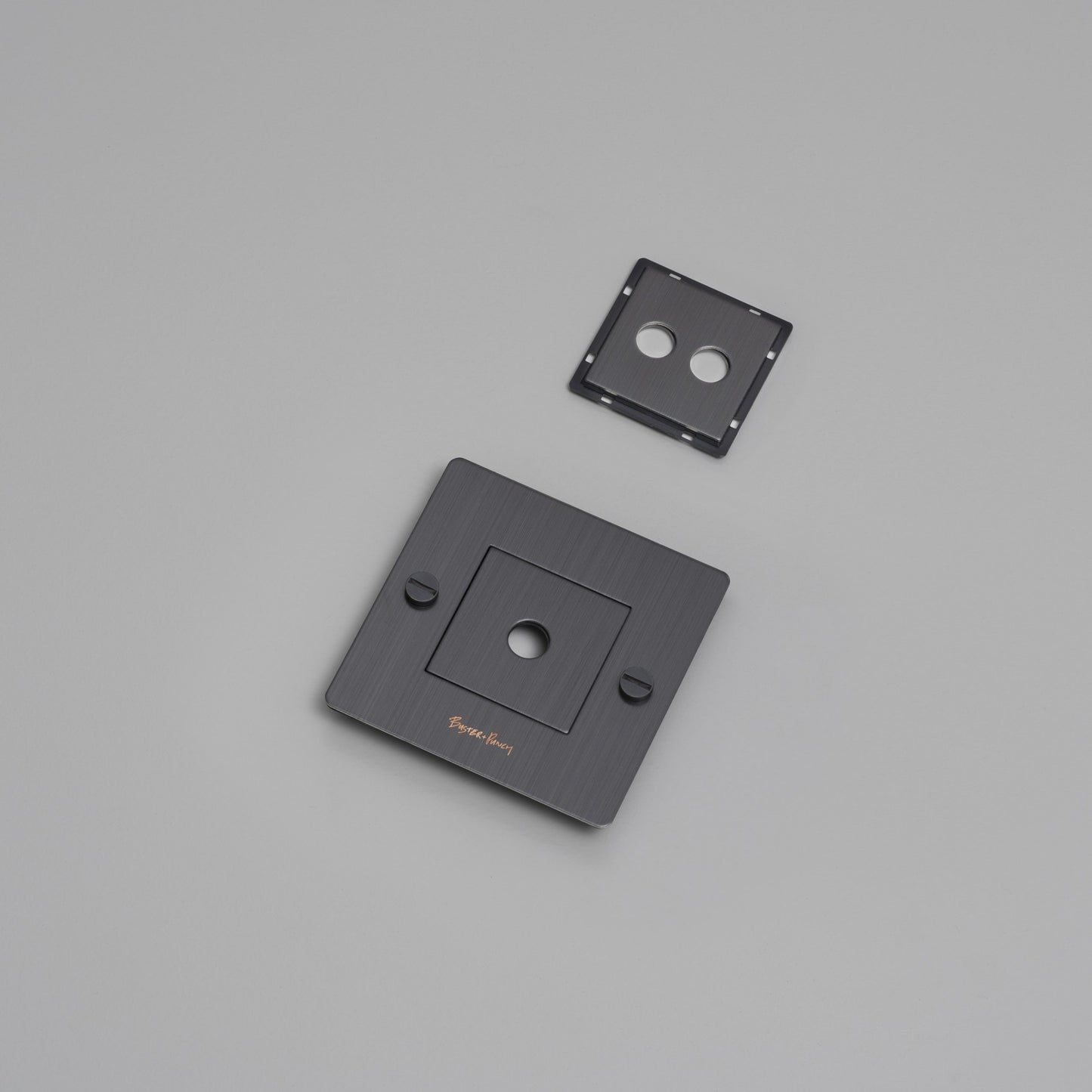 1G WALL PLATE / HORIZONTAL / WITH INFILLS / SMOKED BRONZE
