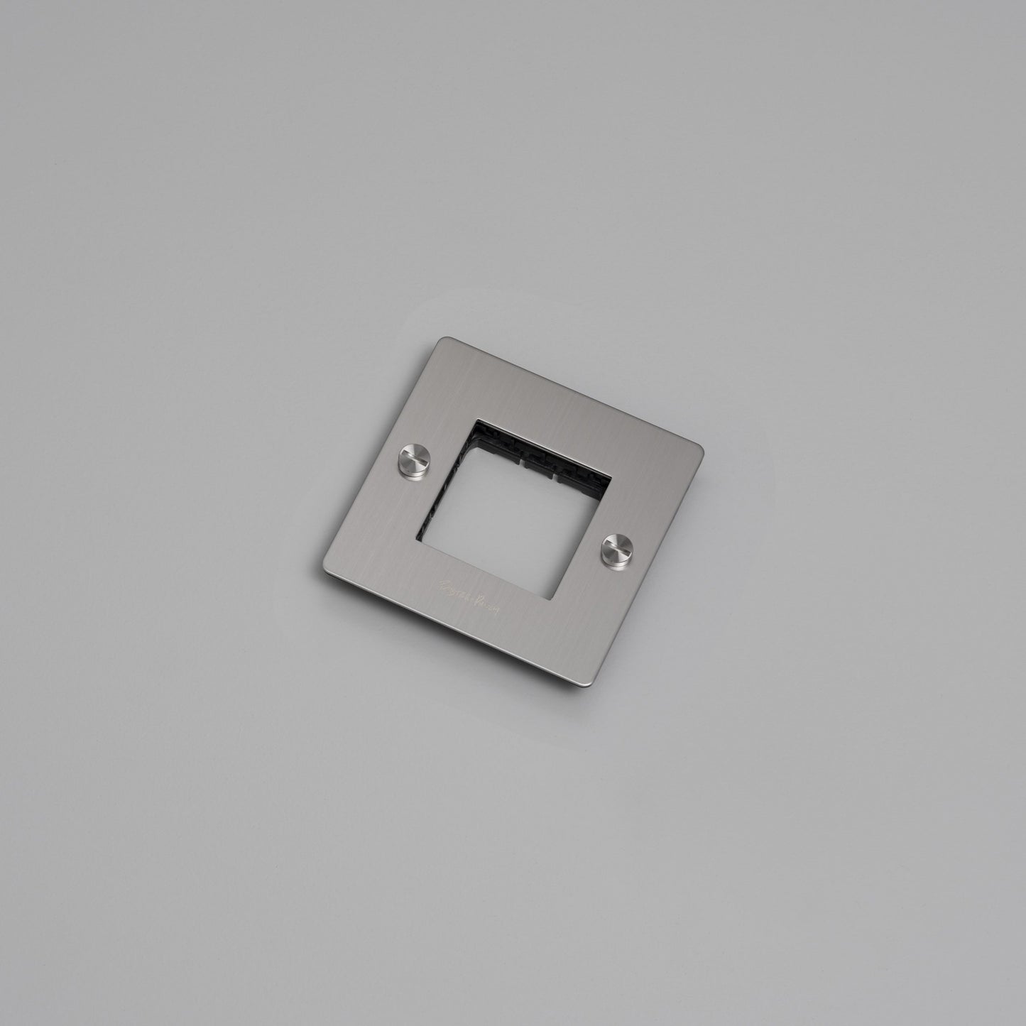 1G WALL PLATE / HORIZONTAL / NO INFILLS / STEEL