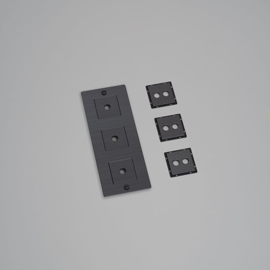 3G WANDTELLER / VERTIKAL / MIT FÜLLUNGEN / GERÄUCHERTE BRONZE