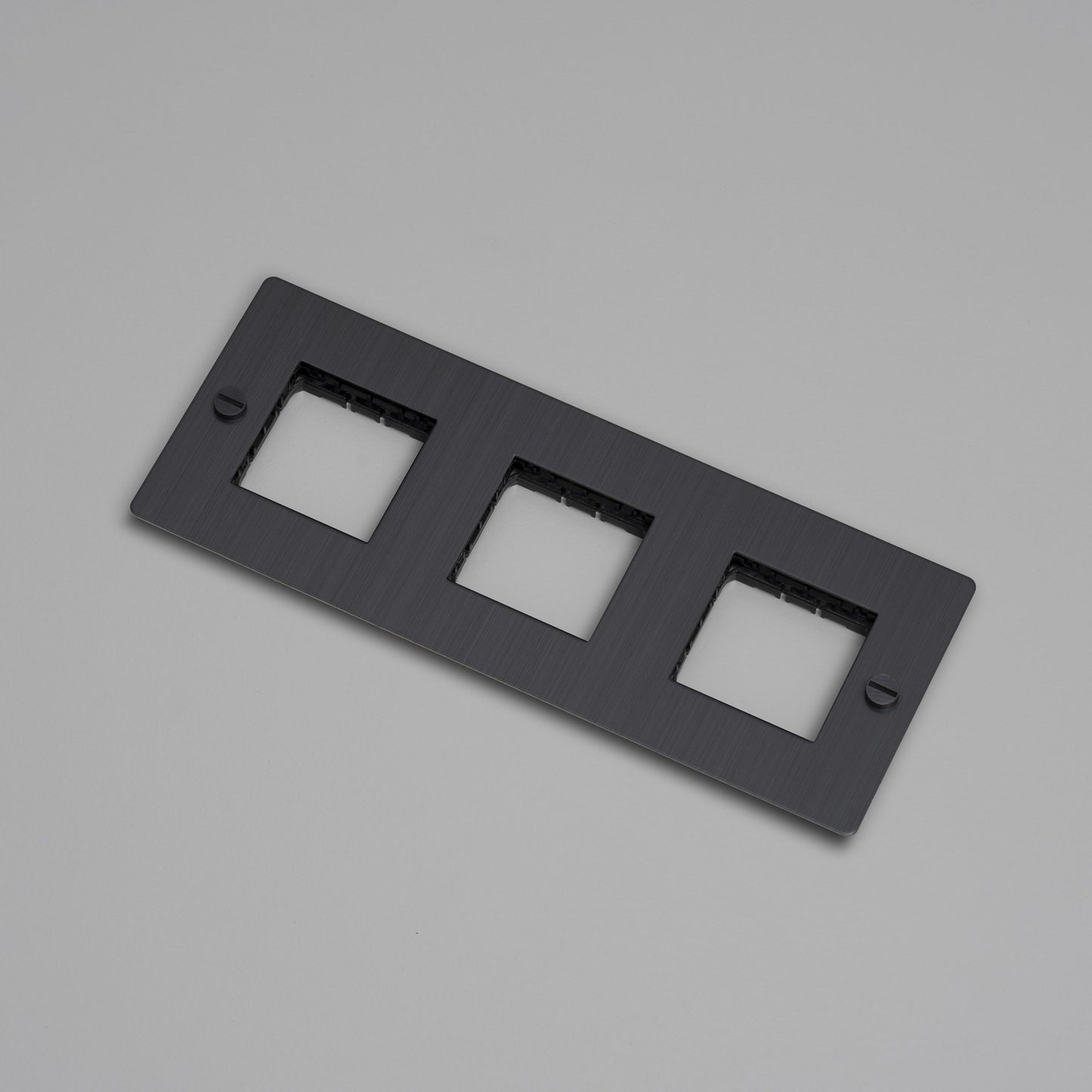 3G-WANDPLATTE / HORIZONTAL / KEINE FÜLLUNGEN / GERÄUCHERTE BRONZE